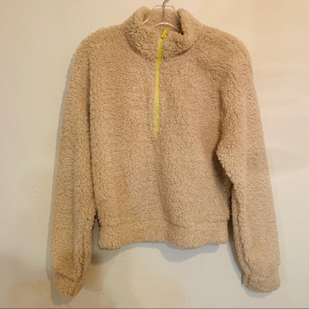 Teddy bear style cropped sweater